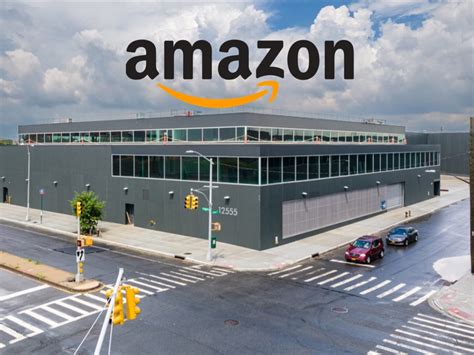 amazon store nyc location.